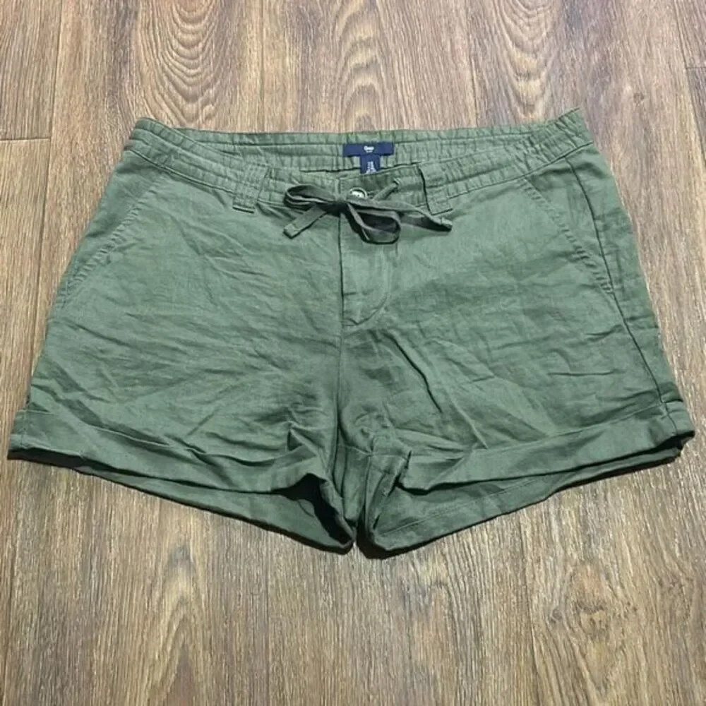 Gap green cotton blend shorts. Light weight summer beach shorts‎